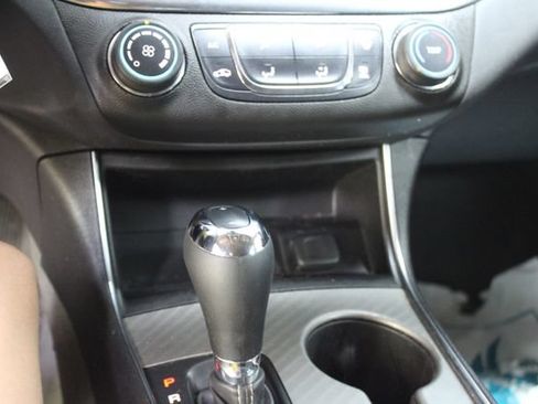 Used 2017 Chevrolet Impala LS FWD image 19