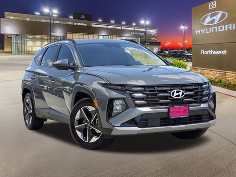 Certified 2025 Hyundai Tucson SEL FWD image 3