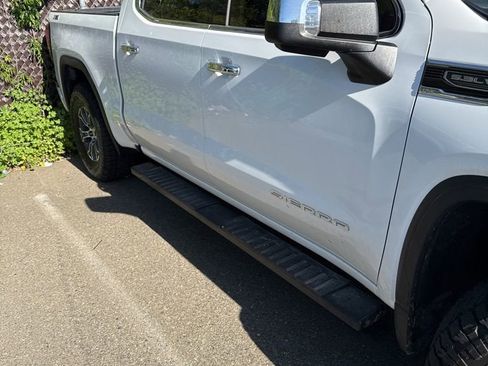 Used 2019 GMC Sierra 1500 SLT w/ X31 Off-Road Package AWD/4WD image 17