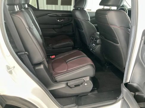 Certified 2025 Honda Pilot Black Edition image 25
