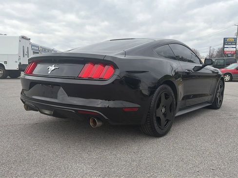 Used 2015 Ford Mustang Coupe image 9