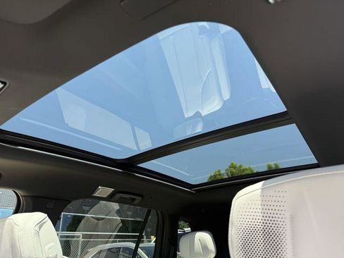 New 2026 Cadillac Vistiq Sport image 19