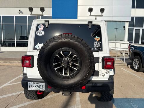 Used 2025 Jeep Wrangler Unlimited Rubicon AWD/4WD image 7