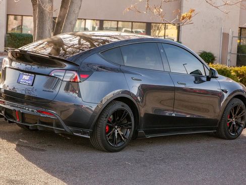 Used 2024 Tesla Model Y Long Range image 5