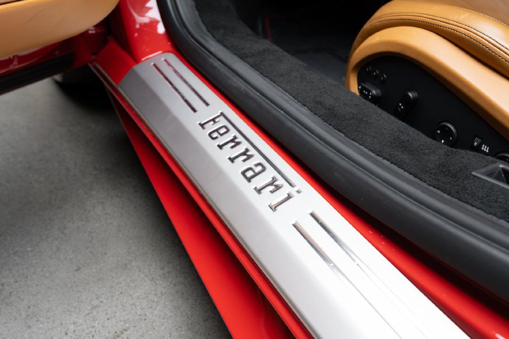 Used 2015 Ferrari 458 Italia Coupe RWD image 34