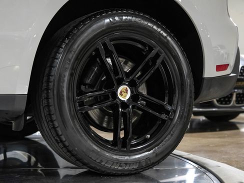 Used 2023 Porsche Macan Turbo image 68