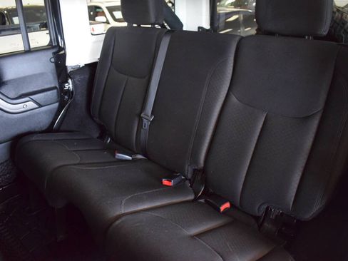 Used 2018 Jeep Wrangler Unlimited Sport S AWD/4WD image 88