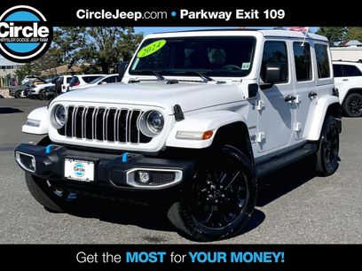 Used 2024 Jeep Wrangler Unlimited Sahara w/ Technology Group
