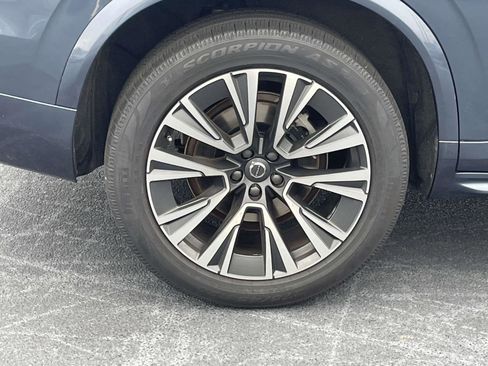 Used 2020 Volvo XC90 T5 Momentum w/ Protection Package Premier image 9