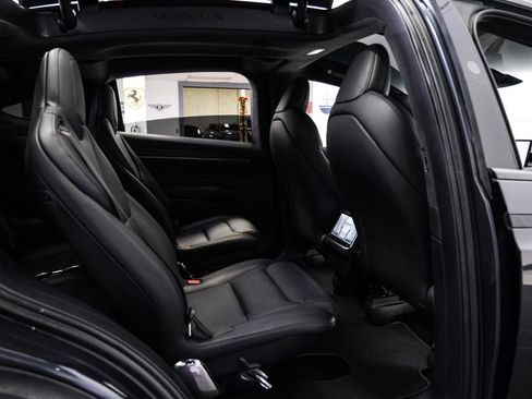 Used 2024 Tesla Model X image 40