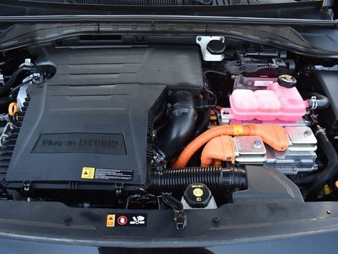 Used 2022 Kia Niro EX image 32