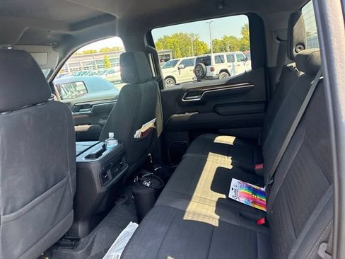Used 2023 Chevrolet Silverado 1500 RST w/ Redline Edition AWD/4WD image 12