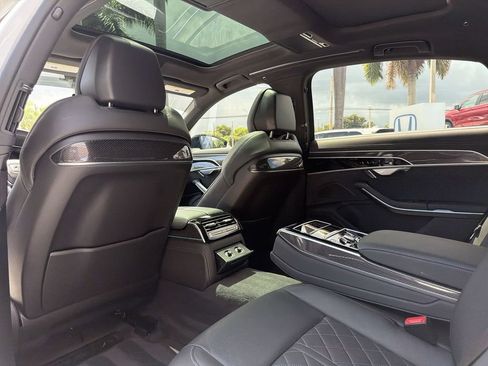 Used 2025 Audi S8 w/ Executive Package AWD/4WD image 21