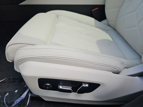 New 2026 BMW 530i xDrive w/ M Sport Package AWD/4WD image 31