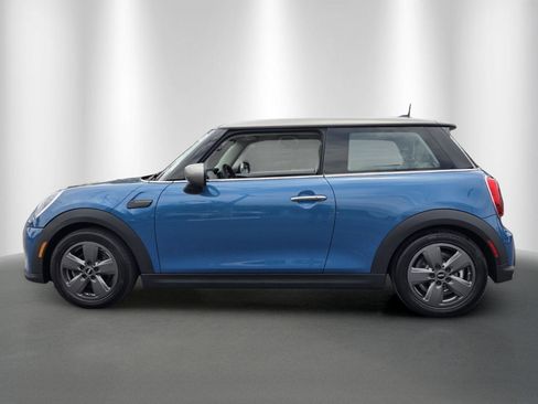 Used 2023 MINI Cooper 2-Door Hardtop w/ Signature Upholstery Package FWD image 4