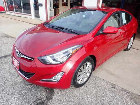 Used 2016 Hyundai Elantra SE w/ Option Group 02 image 2