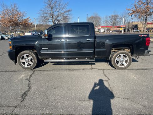 Used 2016 Chevrolet Silverado 2500 High Country w/ Duramax Plus Package image 8