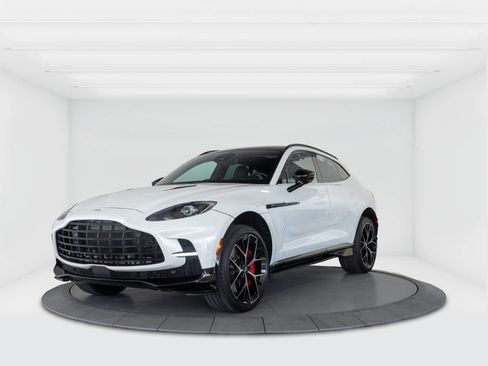 Used 2025 Aston Martin DBX 707 AWD/4WD image 1