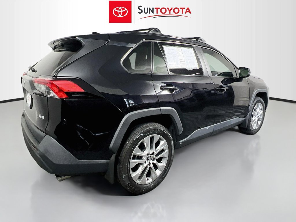 Used 2025 Toyota RAV4 XLE Premium FWD image 4