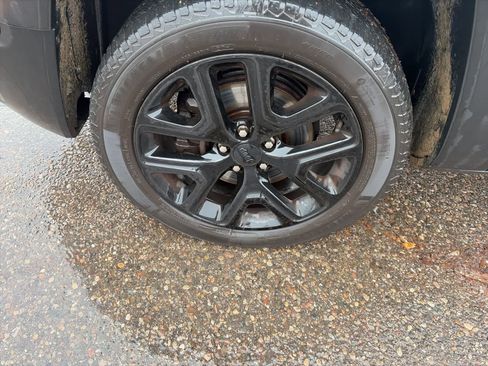 Used 2017 Jeep Renegade Altitude image 7