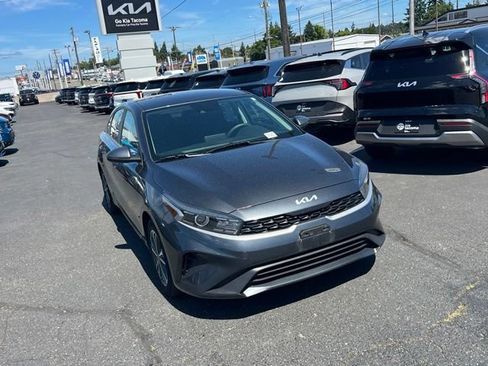 Certified 2023 Kia Forte LXS w/ LXS Technology Package FWD image 5