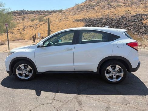 Used 2016 Honda HR-V LX image 8