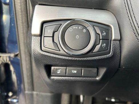 Used 2017 Ford Explorer Platinum image 14