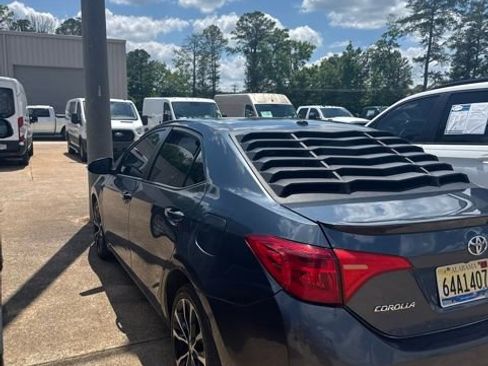 Used 2018 Toyota Corolla XSE FWD image 6