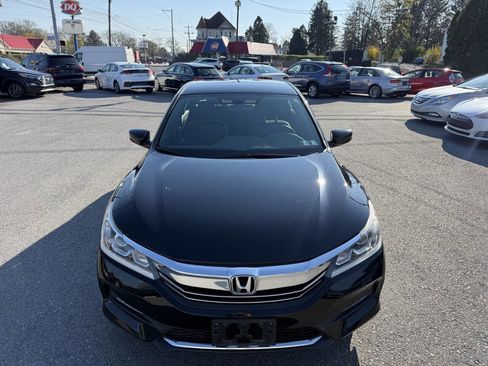 Used 2017 Honda Accord Sport Special Edition image 2