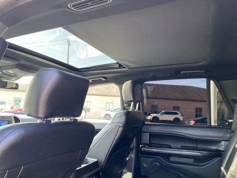 Used 2020 Ford Expedition XLT w/ Equipment Group 202A AWD/4WD image 24