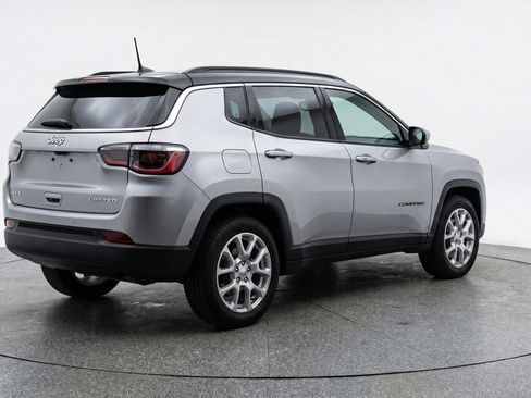 Used 2025 Jeep Compass Limited AWD/4WD image 9