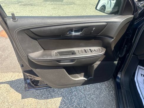 Used 2015 GMC Acadia SLE AWD/4WD image 12