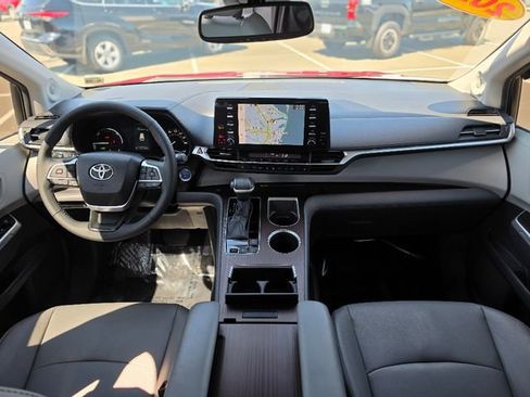 Used 2023 Toyota Sienna XLE w/ XLE Plus Package AWD/4WD image 30