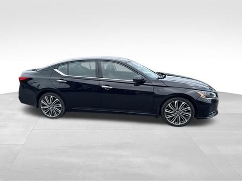 Used 2023 Nissan Altima 2.5 SL FWD image 6