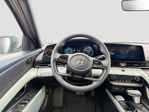 New 2026 Hyundai Elantra Limited image 16