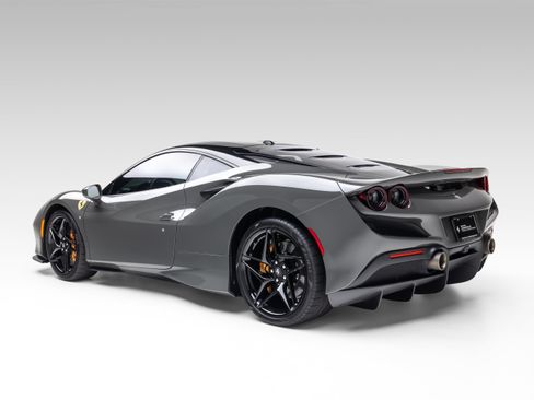 Certified 2022 Ferrari F8 Tributo RWD image 3