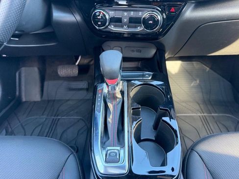 Used 2024 Chevrolet Trax RS w/ Sunroof Package image 16