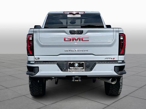 Used 2025 GMC Sierra 2500 AT4 w/ AT4 Premium Plus Package image 4