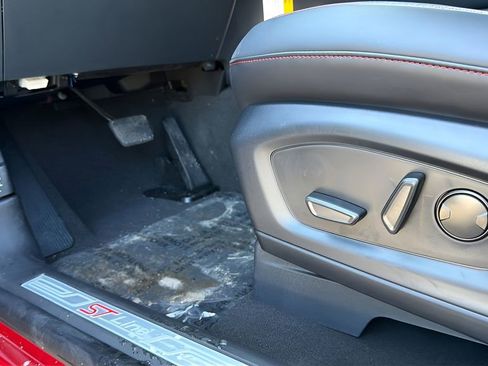 New 2026 Ford Explorer ST-Line w/ ST-Line Street Pack image 31