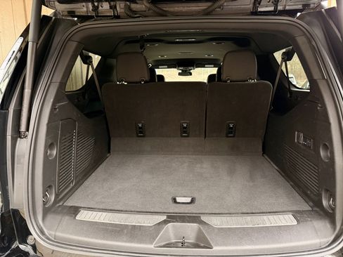 Used 2025 Chevrolet Suburban Premier image 27