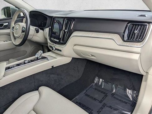 Used 2023 Volvo XC60 T8 Ultimate image 19