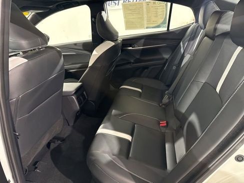 Used 2025 Toyota Camry SE image 18
