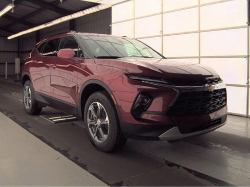 Used 2024 Chevrolet Blazer LT w/ Convenience Package FWD image 4