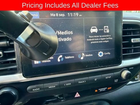 Used 2024 Hyundai Venue SE FWD image 9
