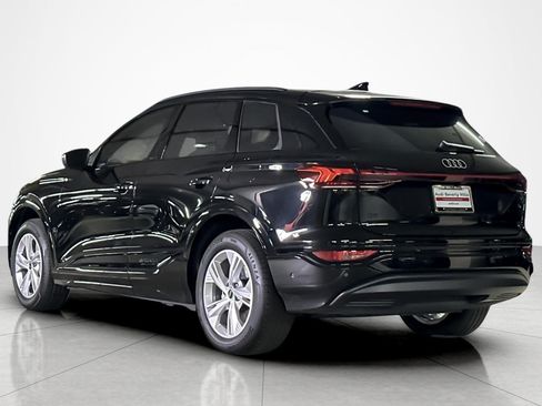 Used 2025 Audi Q6 e-tron Premium w/ Convenience Package RWD image 3