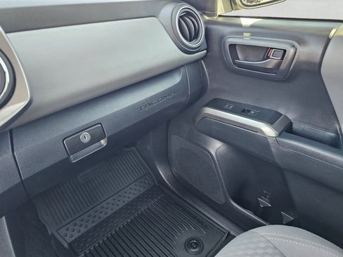 Used 2022 Toyota Tacoma SR5 w/ Technology Package RWD image 28