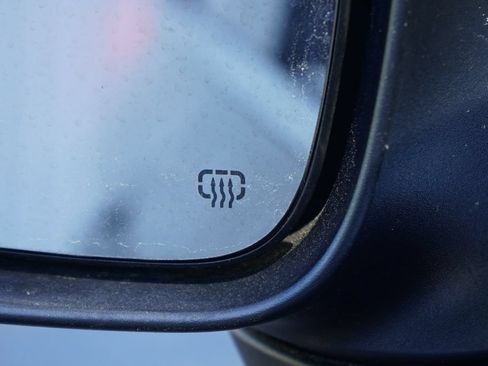 Used 2023 Chrysler Voyager LX FWD image 28