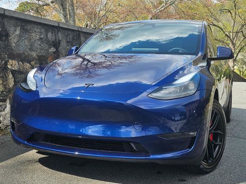 Used 2024 Tesla Model Y Long Range AWD/4WD image 76
