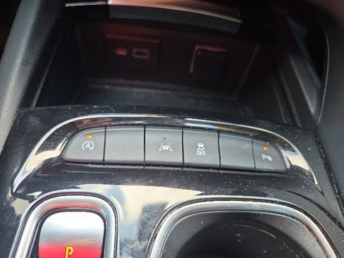 Used 2022 Buick Envision Preferred FWD image 41
