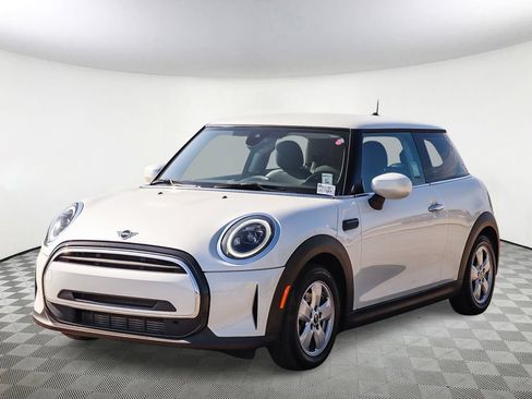 Used 2024 MINI Cooper 2-Door Hardtop FWD image 4